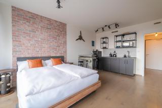 IndustriaLux Suite by Rentez - Prague - 7