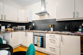 3 bed house for contractors & families and free parking - Birmingham - 4