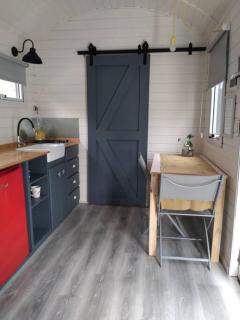 Tiny House a metros del Lago Nahuel Huapi para 2 personas - Bariloche - 0