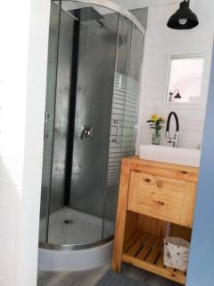 Tiny House a metros del Lago Nahuel Huapi para 2 personas - Bariloche - 2