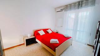 APPARTAMENTO ROSSO - OVER THE RAINBOW APARTMENTS - LIDO di JESOLO -4 POSTI LETTO - Lido di Jesolo - 4