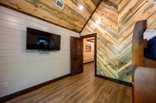 The Whiskey Trip! Family Getaway - 8