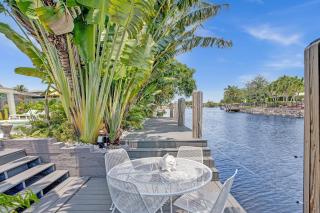 New! Waterfront Heated Pool, Fishing Pier, Designer Touches, 2mi to Beach - Fort Lauderdale - 9