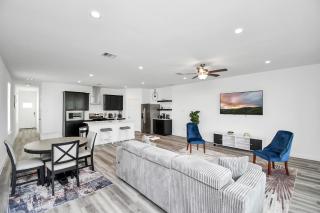 Lakeside 4 Bedroom With King Bed Near Downtown - Houston - 0