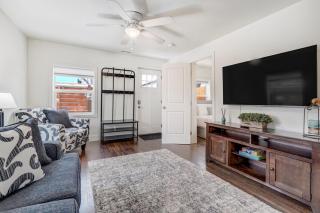 Baby Blue Cottage Downtown Hot Tub BBQ Fire Pit - 4