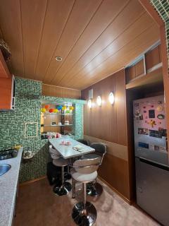 Quiet 3-room Stay in the Greenest Part of Bishkek - Bishkek - 4