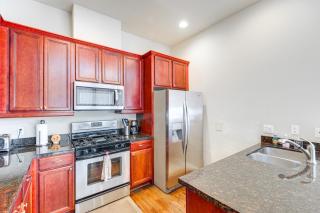 Dtwn Houston Home Near Stadiums: WFH Friendly! - 3