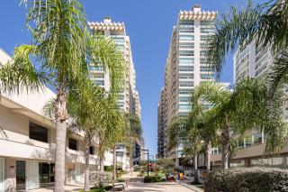 Apto Vista Mar Home Club Pé na Areia 3 Quartos Ares Condicionados Cozinha Completa Piscina Aquecida Jacuzzi Sauna Academia Quadra Playground Salão de Jogos 15min do Beto Carrero - 8