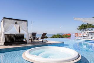 Apto Vista Mar Home Club Pé na Areia 3 Quartos Ares Condicionados Cozinha Completa Piscina Aquecida Jacuzzi Sauna Academia Quadra Playground Salão de Jogos 15min do Beto Carrero - 2