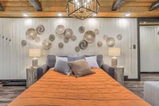 Pinewood Meadow & Scenic Hot Tub & BBQ & Outdoors - 1