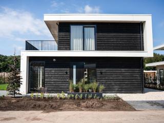 Water villa with garden and jetty near Harderwijk - 3