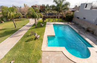 Casa con pileta - Roldán - 4