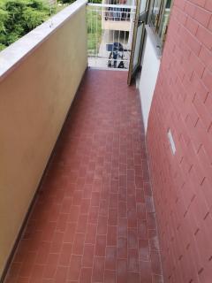 Ampia camera con balcone privato - Pordenone - 1