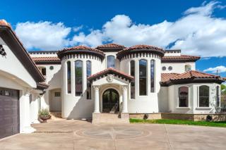 Spanish Castle - Huge Yard+Basketball+Sleeps 25! - Phoenix - 0
