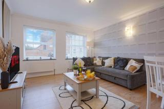 Stylish Apartment - Central Location - Free Parking, Self-Check-In, Fast Wifi and Smart TV by Yoko Property - Northampton - 1