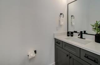 Urban luxe Getaway 4 mins to DT Newly Built Home - Houston - 1