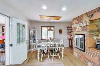 Walk to Rainbow Lake Cabin with Game Room and Yard - Lake of the Woods - 4