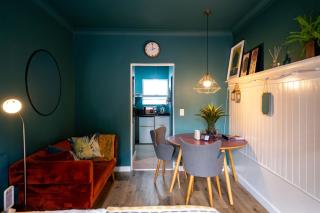 Green Point's SNUG - Indulge in an Urban Oasis - Cape Town - 3