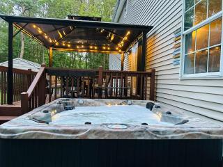 Mohawk-Kudil in Poconos ! Private Pool-Hot Tub-Lake Access-Game Room - Albrightsville - 7