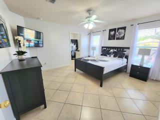 Orlando villa private pool/hot tub close to Disney - Davenport - 4