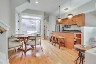 Vibrant Downtown Cincinnati Townhome w/ Sauna! - 4