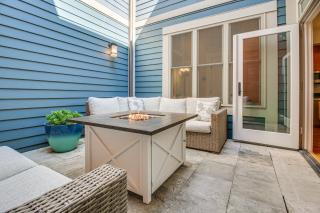Vibrant Downtown Cincinnati Townhome w/ Sauna! - 8