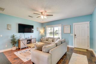 Close to Beaches Palm Coast Home with Deck! - Palm Coast - 8
