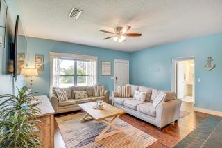 Close to Beaches Palm Coast Home with Deck! - Palm Coast - 7