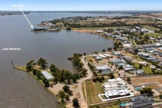 No 1 Marine Cove - Lake Views - Yarrawonga - 1