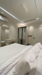 شقةبغرفة نوم وصالة وفناء خارجي - 6