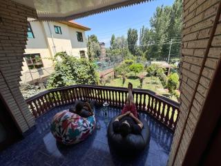 Maqsoom Villa I Entire Villa Near Srinagar Airport and Dal Lake I 4 BR - Srinagar - 4