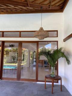 Villa Dahlia Designer Villa & Family Home close to the beach in Canggu - Canggu - 3