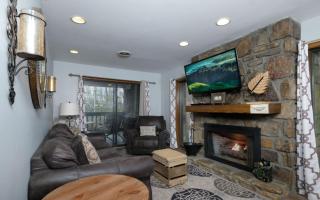 Creekside Retreat 179 - Cozy Gatlinburg condo with wifi and creek view! - 0