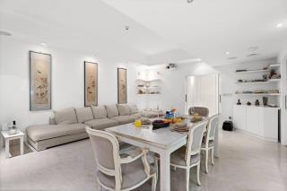 FIRST CLASS 2BR Glamorous Getaway - Dubai - 8