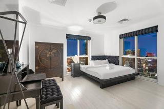 FIRST CLASS 2BR Glamorous Getaway - Dubai - 4