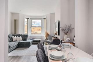Stunning spacious Duplex with garden 141a - Newport Beach - 0