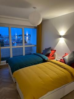 PARIS PANTIN Magnifique Appartement 4 pièces de 108m2 avec 2 PARKING intérieur - très cosy pour 1 à 12 personnes - Entièrement refait à neuf ENTIRE APARTMENT LUXURIOUS AND WARM - PANTIN PARIS 19 ème FREE WIFI GRATUIT - Pantin - 8