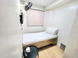 Stone House Hotel Manila - 1