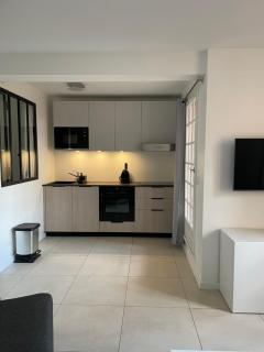 Studio Bruno, vue mer, avec piscine, Golfe de Saint Tropez - 9