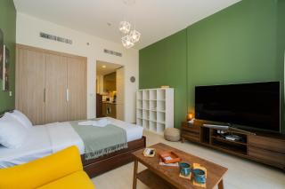 Elite Escape - 1 BHK Getaway in Azizi Riviera - Dubai - 4