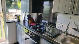 Garland Spacious Apartment, Close to Station With Parking And Garden - Ilford - 8
