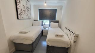 Garland Spacious Apartment, Close to Station With Parking And Garden - Ilford - 5