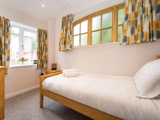 2 bedroom home within walking distance of the town - Pass the Keys - 7