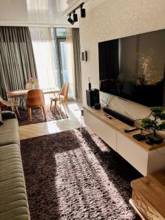 Люкс апартаменты с отдельной спальней в Batumi View - Batoemi - 5