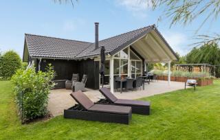 Three-Bedroom Holiday Home In Glesborg - 2