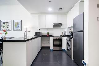 Serenity Living - stunning 1BR, DAMAC Hills - 4