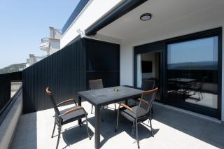 Luxury Sea View Apartments with Panoramic Balcony & Private Parking, Casa sul Mare - 7
