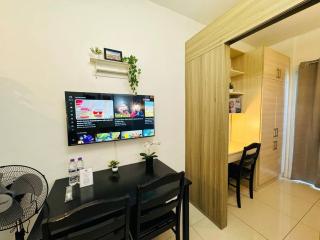 1BR Unit Condotel w Balcony FAME Residences -FM41 - Manila - 2