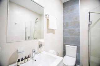 ROION Batumi Seaside Cozy Haven for 2 E 701 - Batoemi - 9