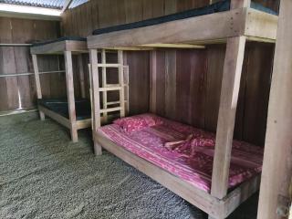Habitación compartida con tres comidas incluidas y dos horas de electricidad diarias - Drake - 1